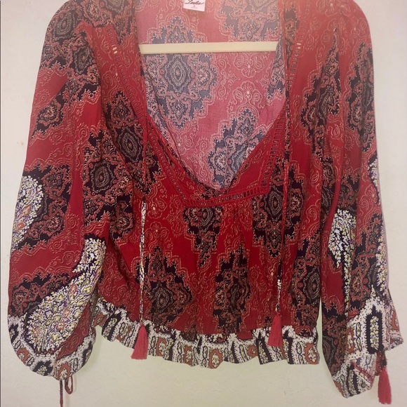 Selfie Leslie Boho cropped ruched top - Picture 3 of 3